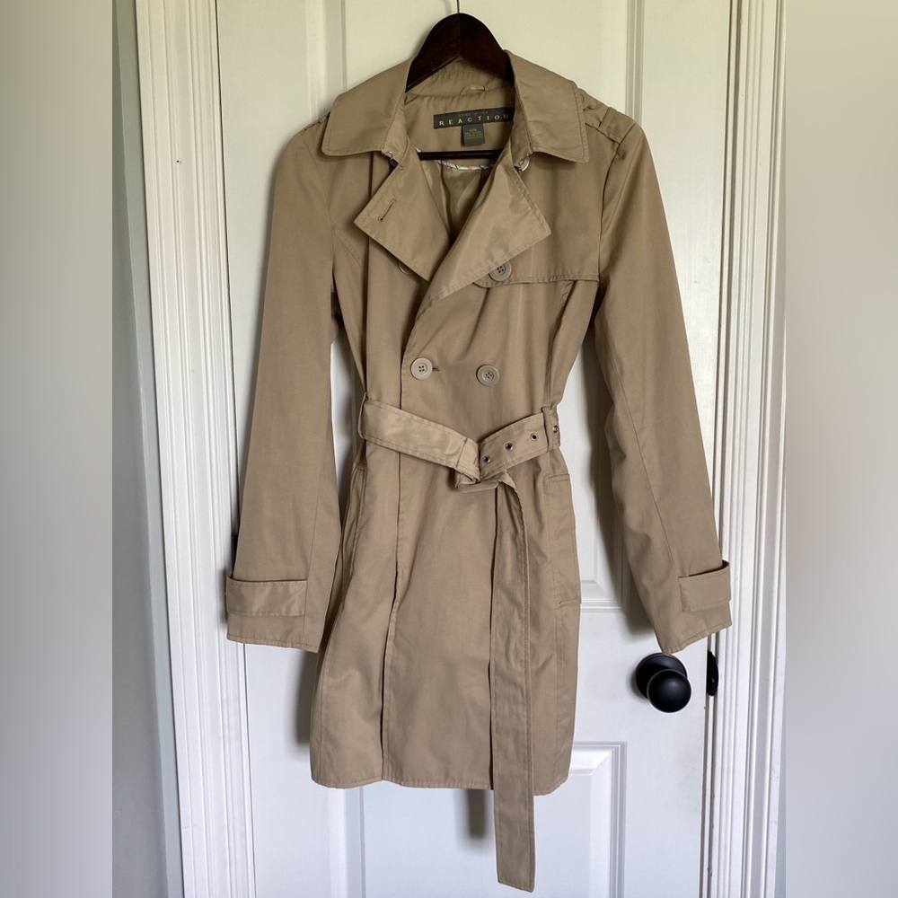 Kenneth Cole trench coat, khaki, small